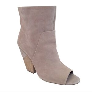 Vince Camuto Kehrey Nubuck Suede Architectural Block Heel Quiet Luxury 8